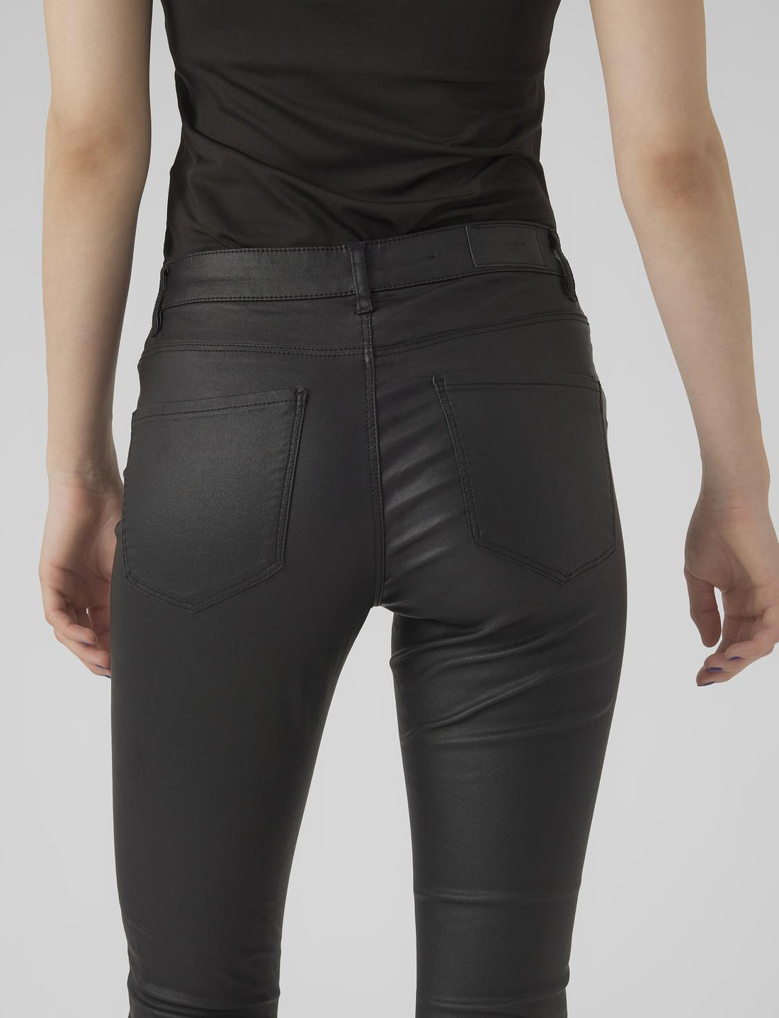Vero Moda faux leather skinny pants in black - www.weeklybangalee.com