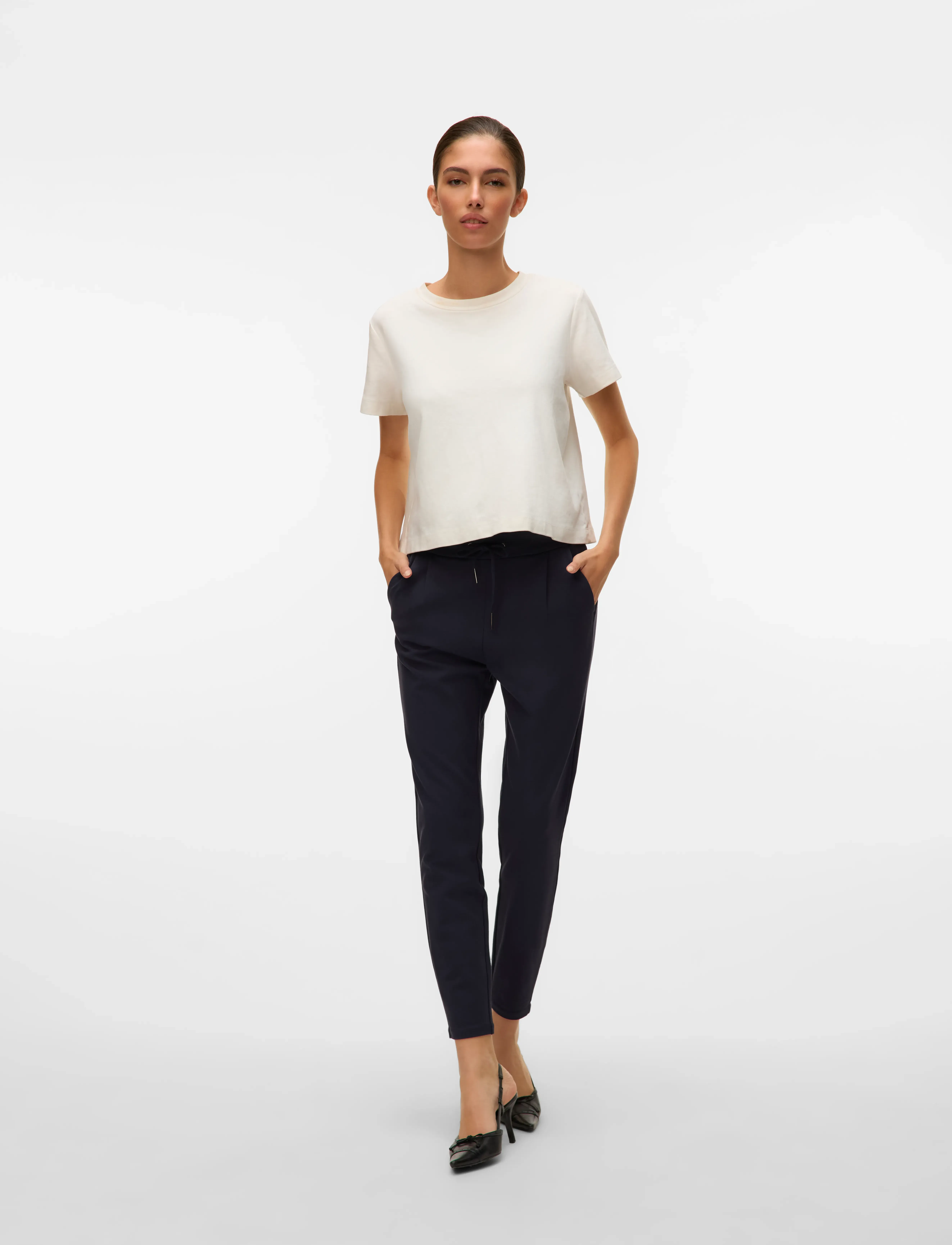 Vero Moda - VMEVA MW LOOSE STRING PANT NOOS - jogginghosen - night sky - 5