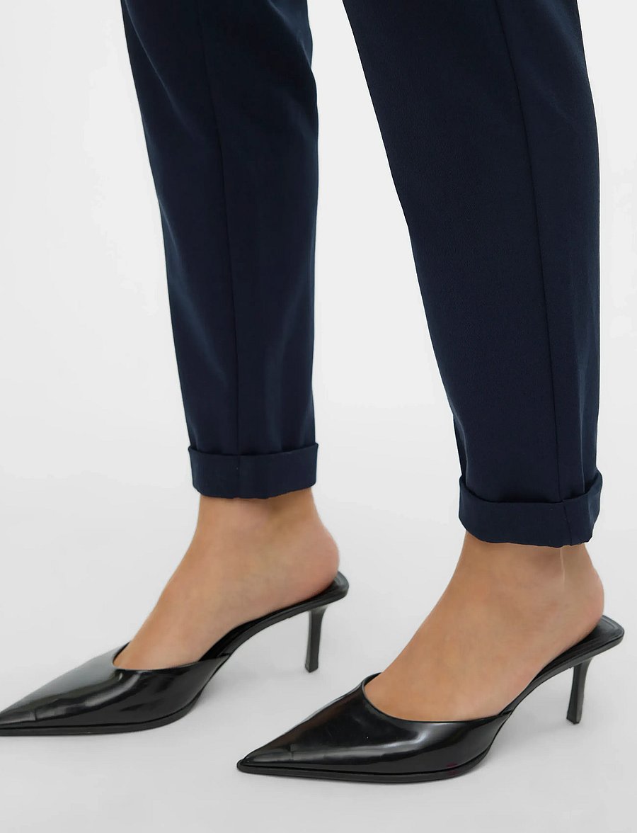 Vero Moda - VMMAYA MW LOOSE SOLID PANT NOOS - kitsalõikelised püksid - night sky - 4