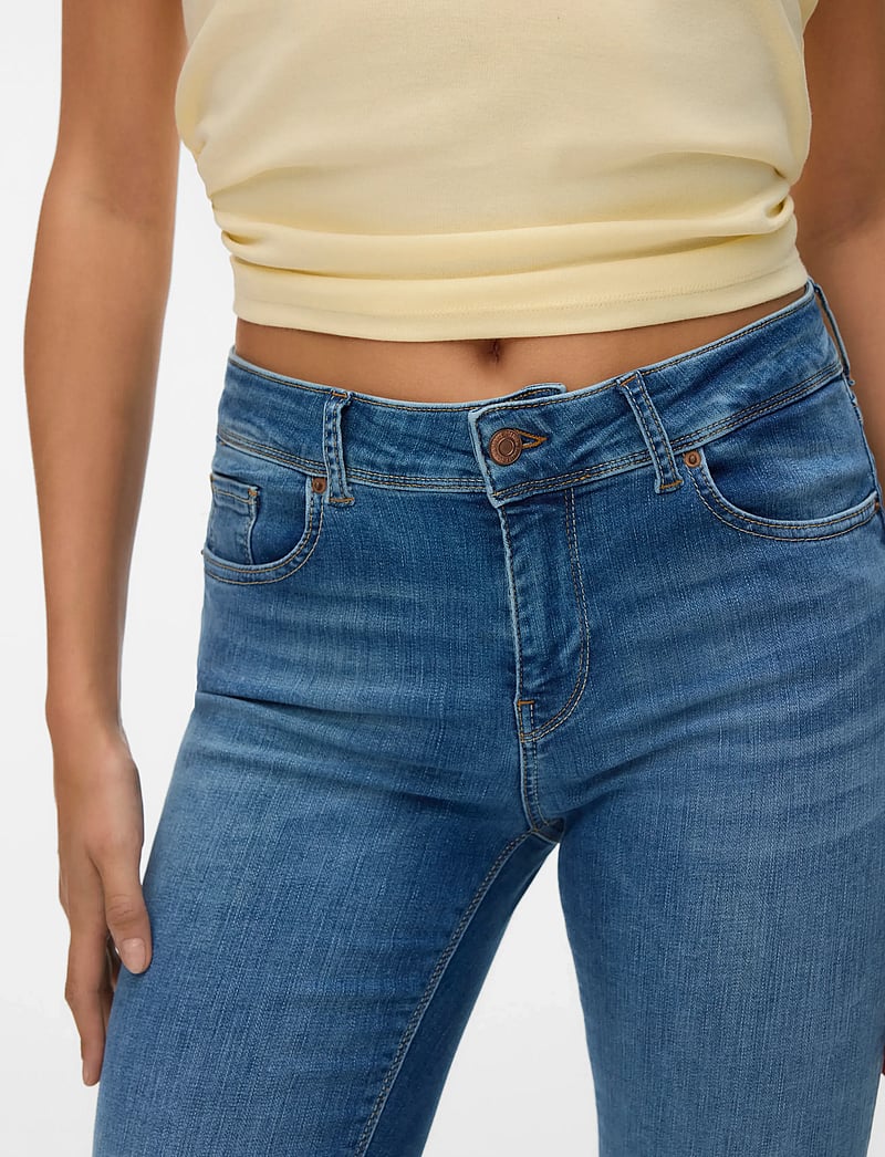 Vero Moda - VMLUX MR SLIM JEANS RI310 NOOS - skinny jeans - medium blue denim - 5