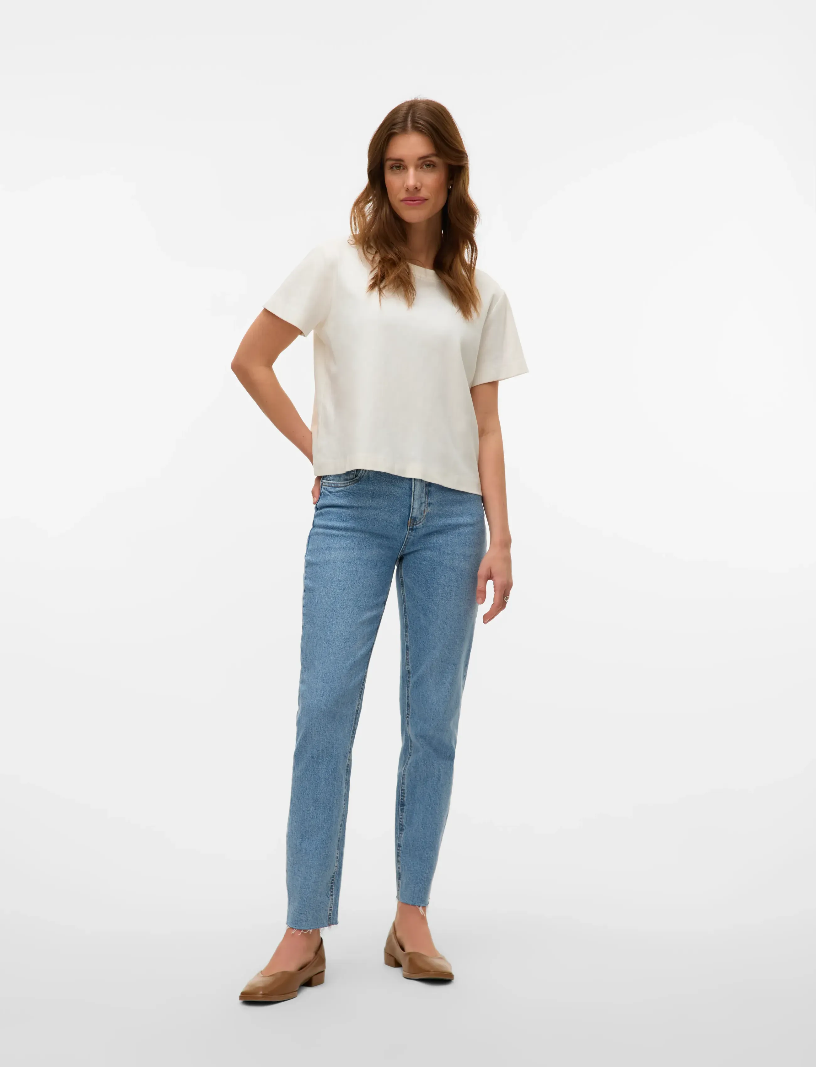 Vero Moda - VMBRENDA HR MOM A CUT GU384 GA NOOS - straight jeans - light blue denim - 3