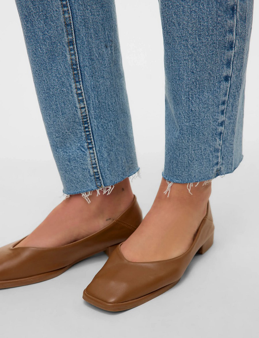 Vero Moda - VMBRENDA HR MOM A CUT GU384 GA NOOS - straight jeans - light blue denim - 5