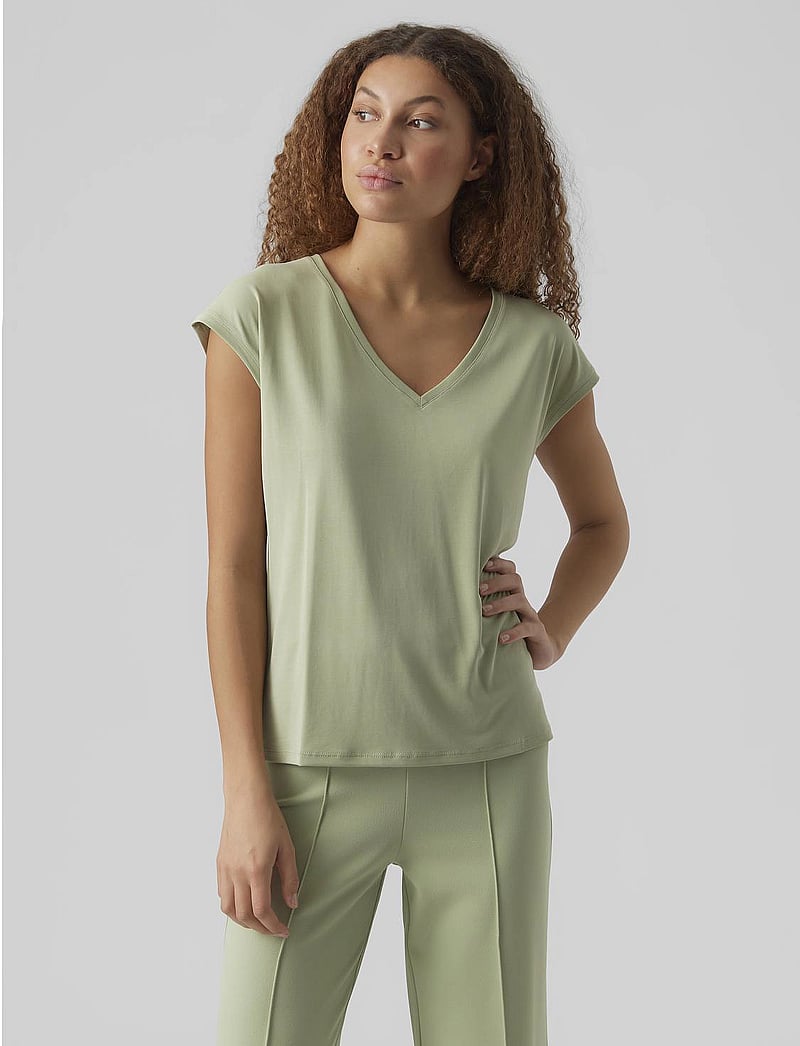 Vero Moda - VMFILLI SS V-NECK TEE NOOS - t-shirts - reseda - 0