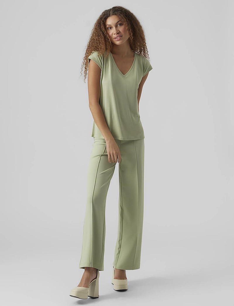 Vero Moda - VMFILLI SS V-NECK TEE NOOS - t-shirts - reseda - 4