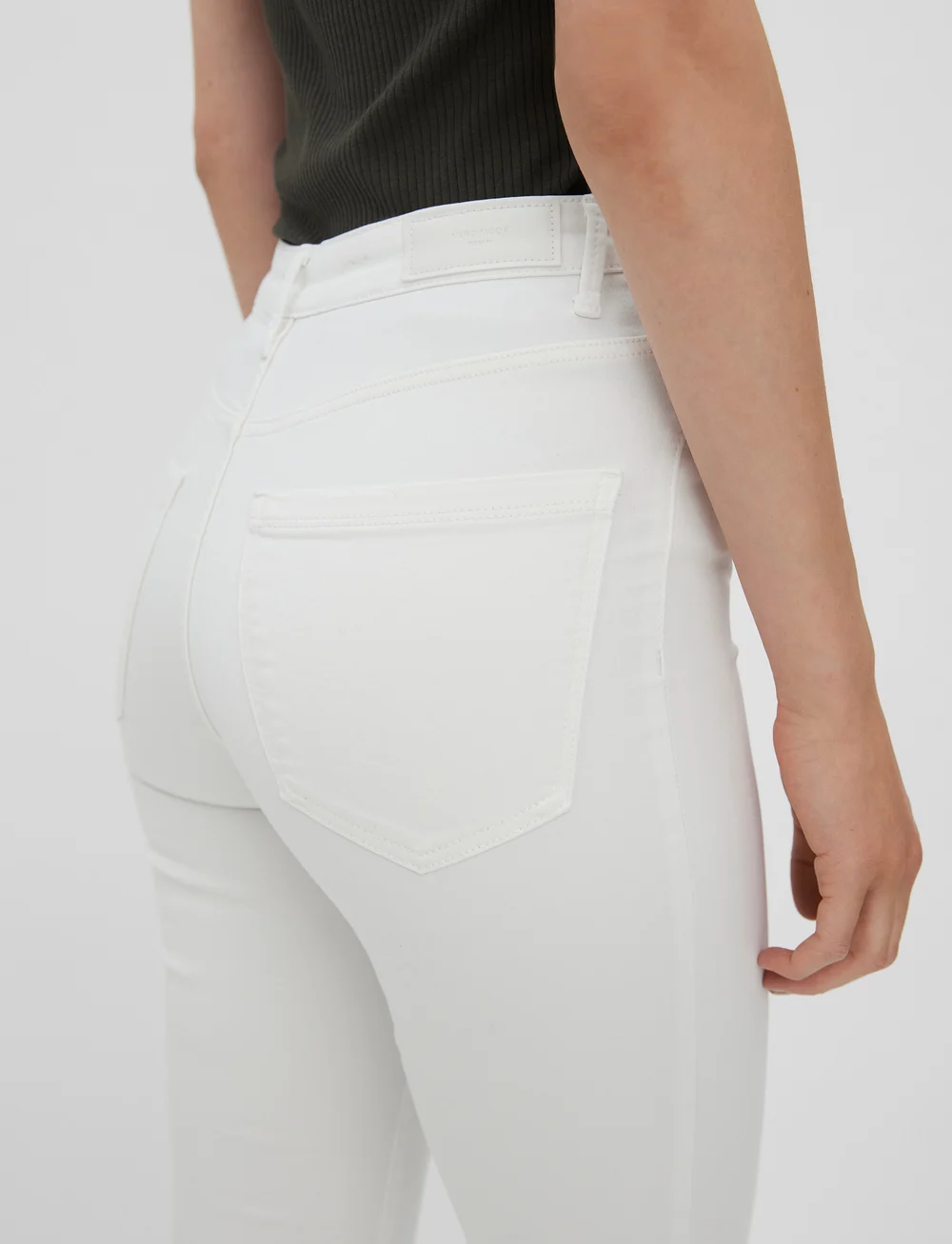 Vero Moda - VMSOPHIA HW SKINNY J SOFT VI403 GA NOOS - skinny jeans - bright white - 5