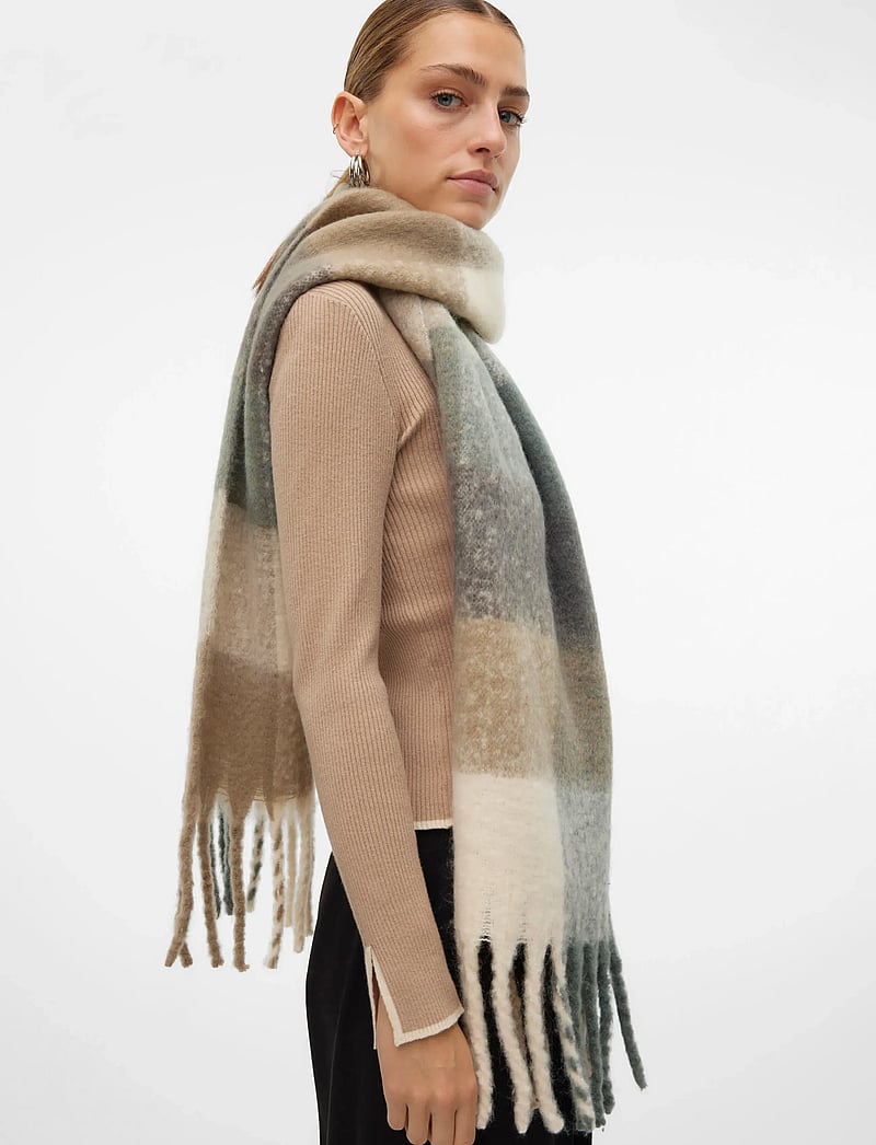 Vero Moda - VMIVY LEAGUE SCARF NOOS - halstørklæder - balsam green - 0