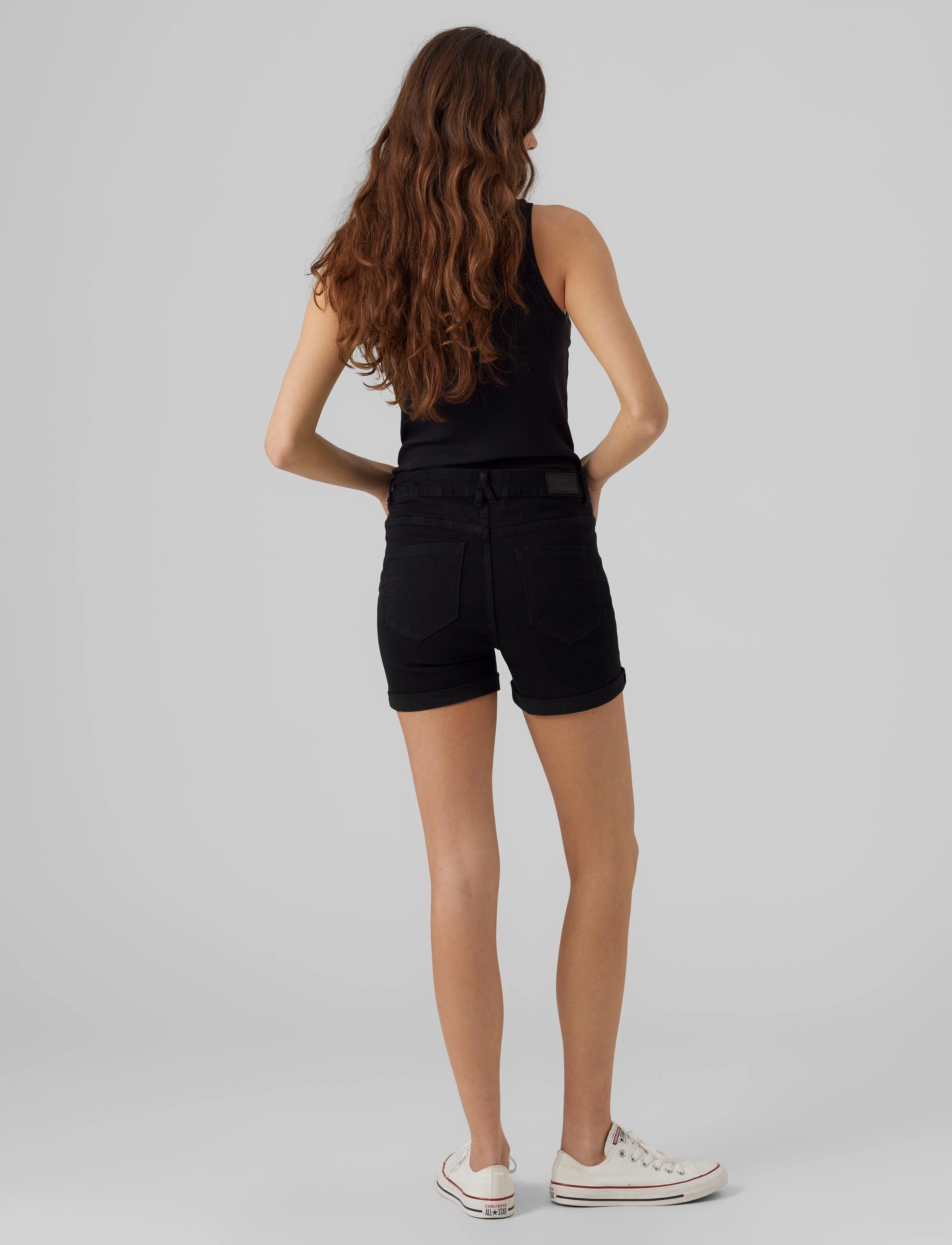 Vero Moda - VMLUNA MR FOLD SHORTS MIX GA NOOS - short en jeans - black - 3