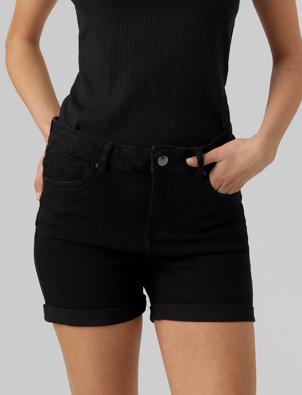 Vero Moda - VMLUNA MR FOLD SHORTS MIX GA NOOS - džinsiniai šortai - black - 5