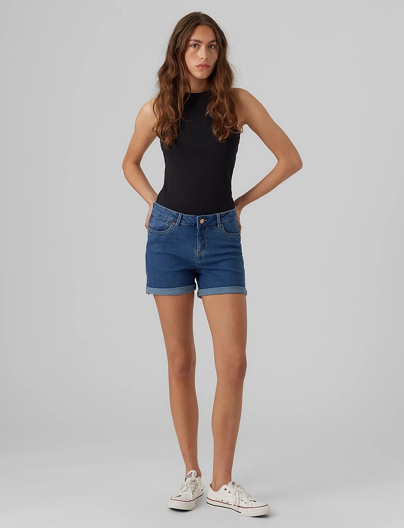 Vero Moda - VMLUNA MR FOLD SHORTS MIX GA NOOS - jorty - medium blue denim - 4