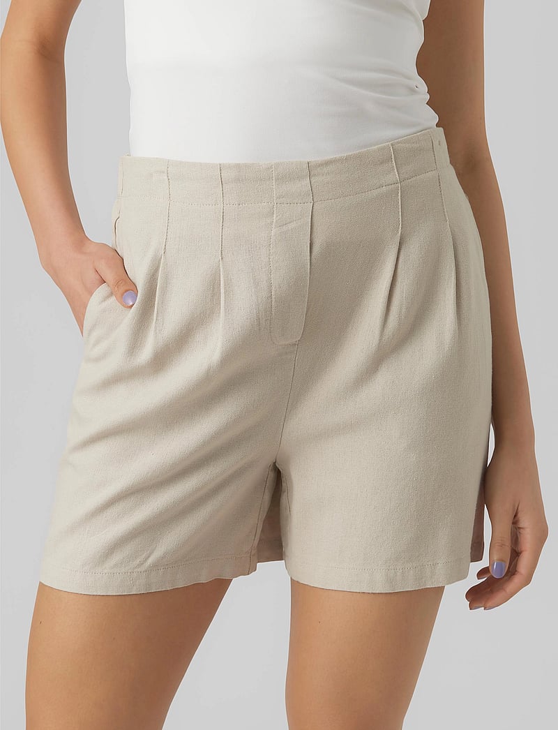 Vero Moda - VMJESMILO HW SHORTS WVN GA NOOS - hørshorts - silver lining - 5