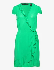 Vero Moda - VMMENNY SHORT C/S  WRAP DRESS WVN GA - juhlamuotia outlet-hintaan - bright green - 0