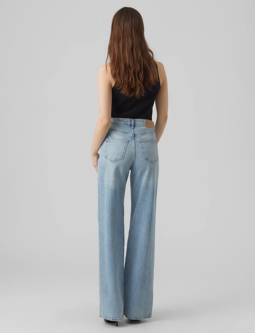 Vero Moda - VMTESSA HR WIDE JEANS RA339 GA NOOS - hosen mit weitem bein - light blue denim - 3