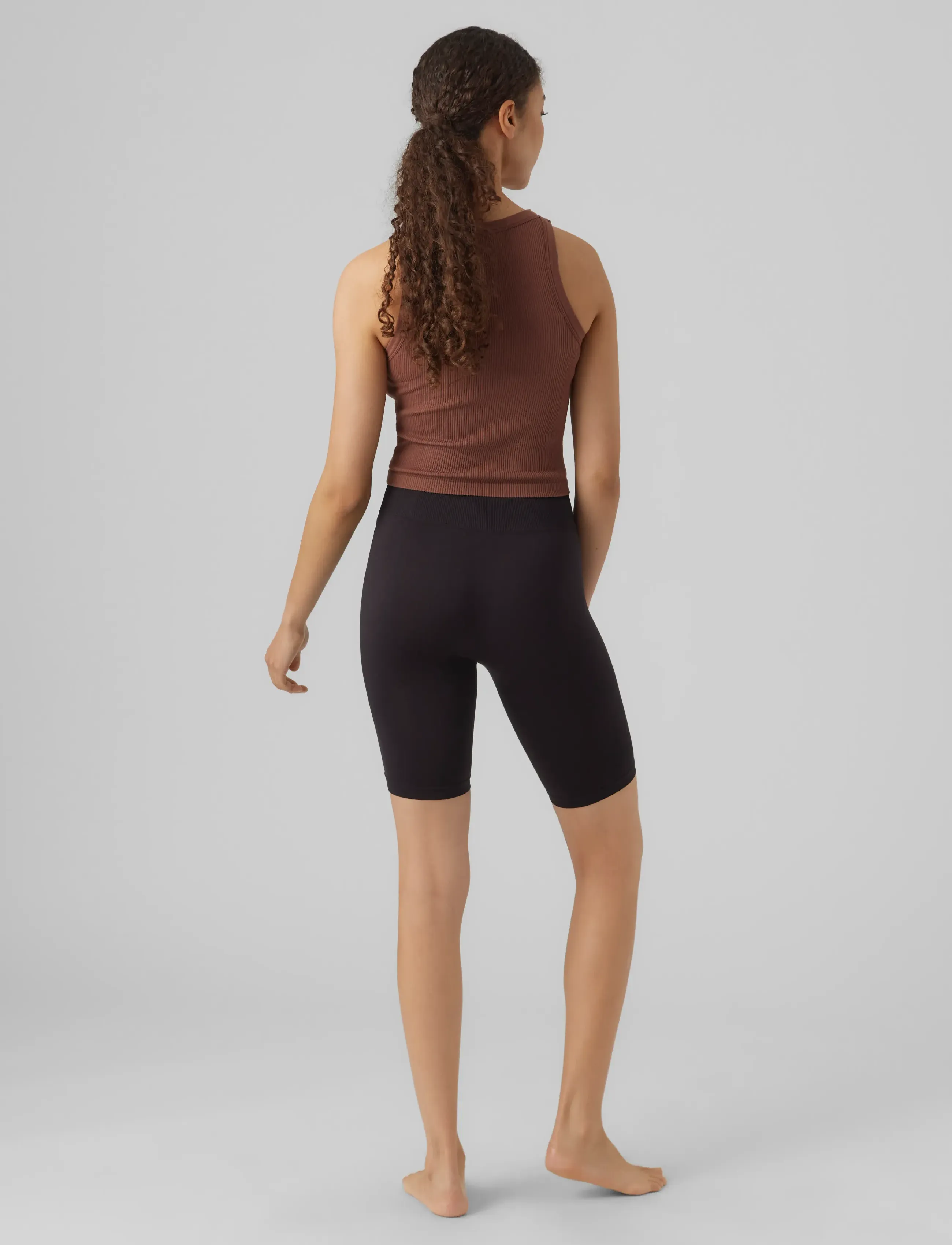 Vero Moda - VMJACKIE SHORTS SEAMLESS NOOS - Æfingabuxur - black - 2