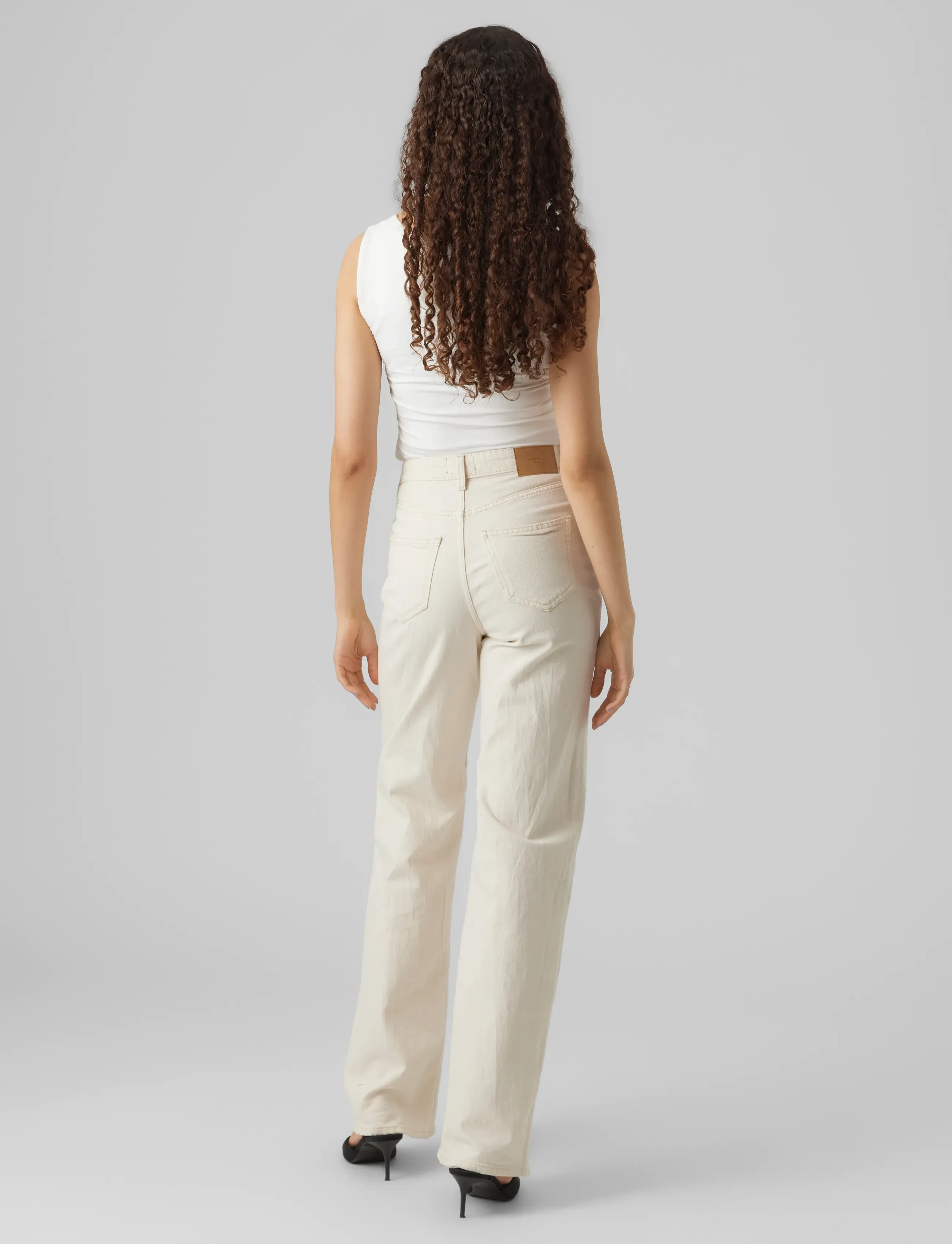 Vero Moda - VMTESSA HR WIDE JEANS ECRU GA NOOS - laia säärega teksad - ecru - 3