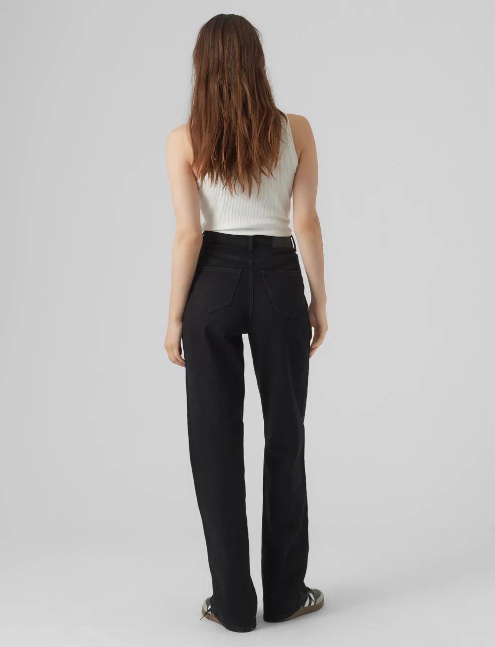 Vero Moda - VMTESSA HR WIDE JEANS RA118 GA NOOS - hosen mit weitem bein - black - 4