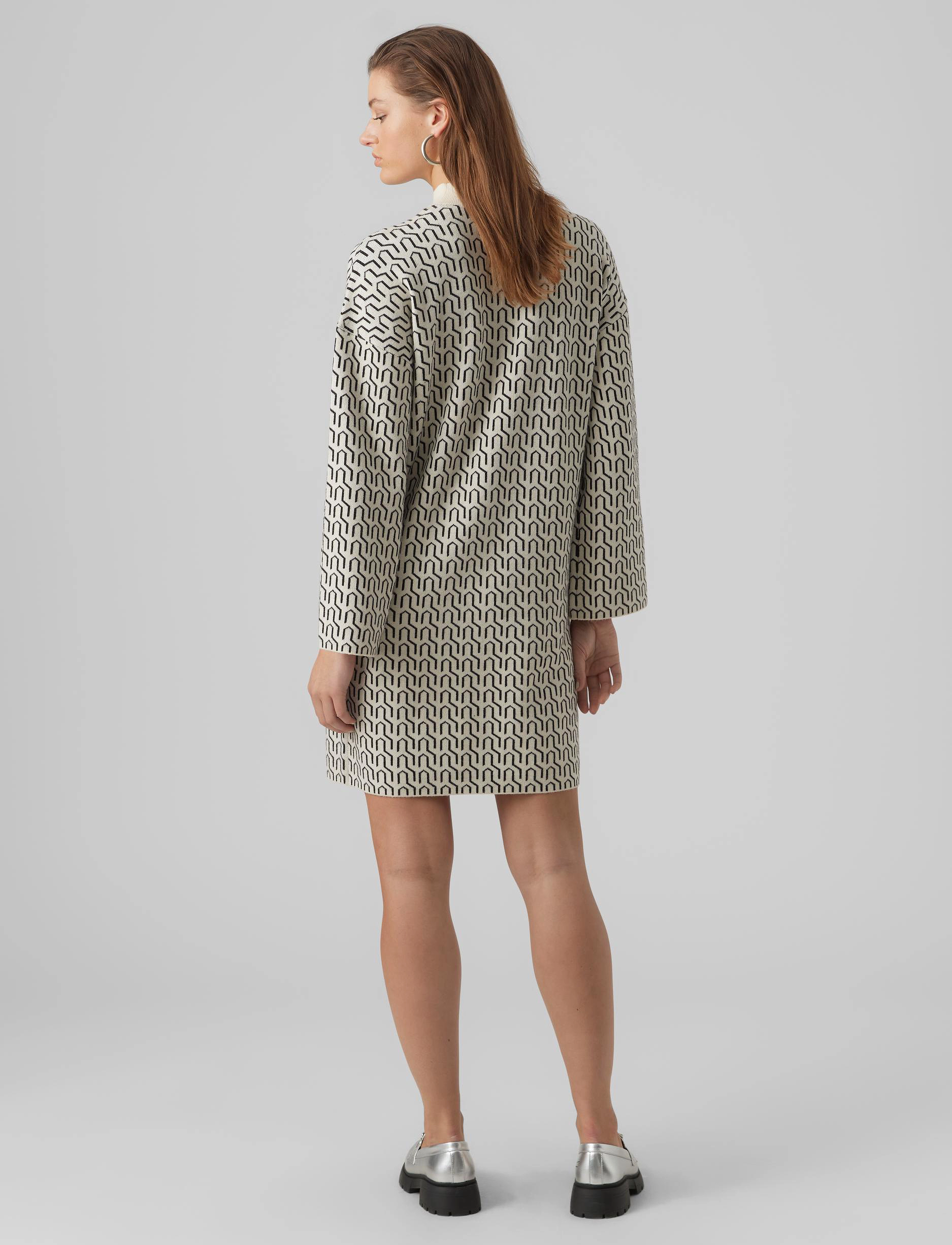 Vero Moda - VMGOLDNEEDLE ART LS SHORT HIGHNECK DRESS - strickkleider - black - 3
