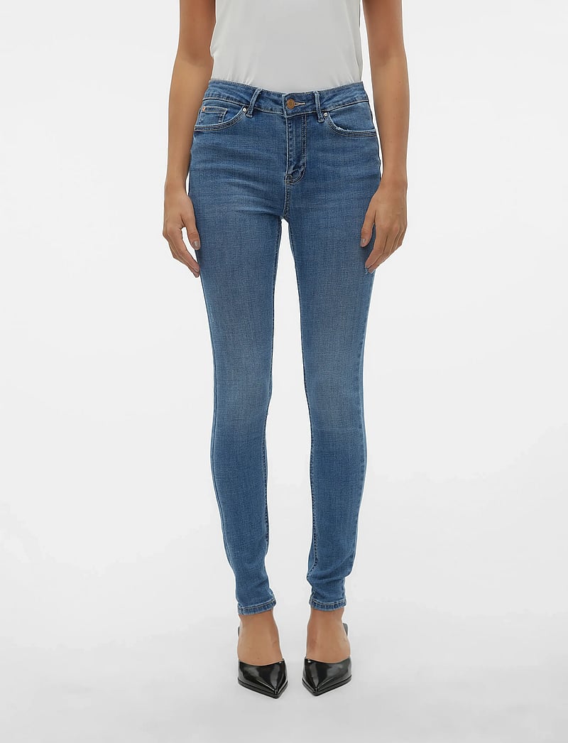 Vero Moda - VMFLASH MR SKINNY JEANS LI347 GA NOOS - skinny jeans - medium blue denim - 0