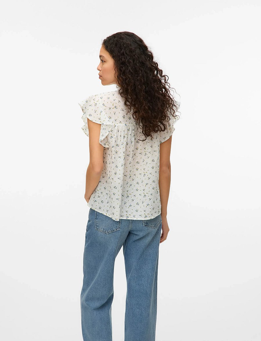Vero Moda - VMTRINE SL LACE TOP WVN NOOS - Ærmeløse bluser - snow white - 2