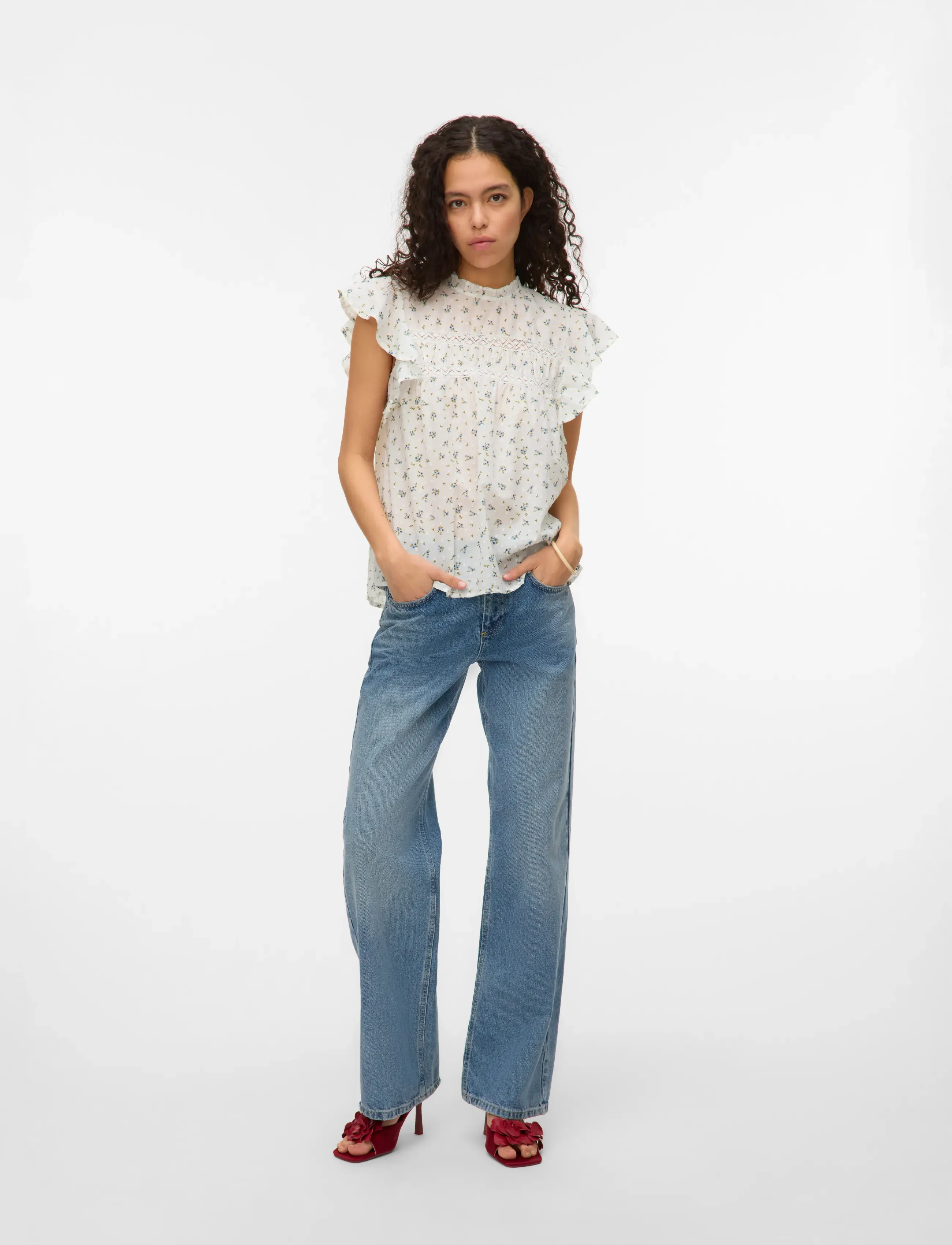 Vero Moda - VMTRINE SL LACE TOP WVN NOOS - Ærmeløse bluser - snow white - 3