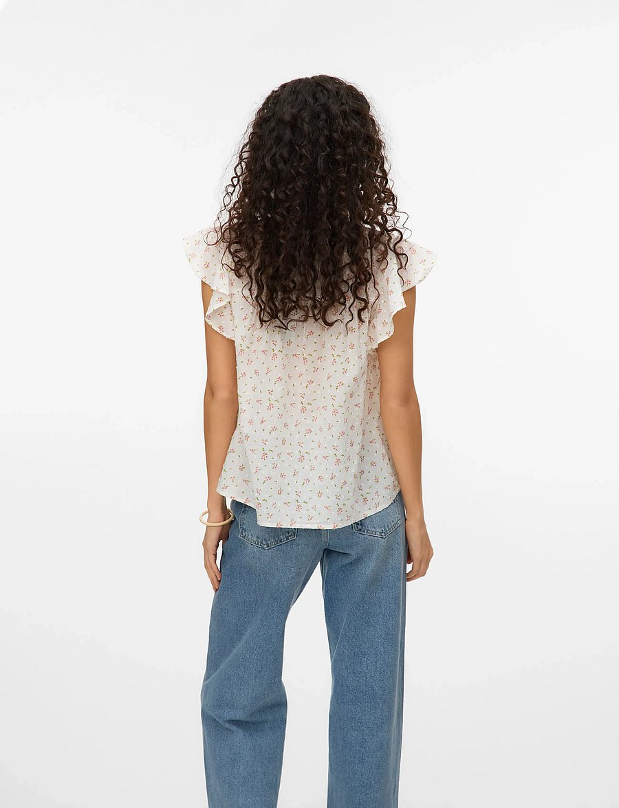 Vero Moda - VMTRINE SL LACE TOP WVN NOOS - Ærmeløse bluser - snow white - 2