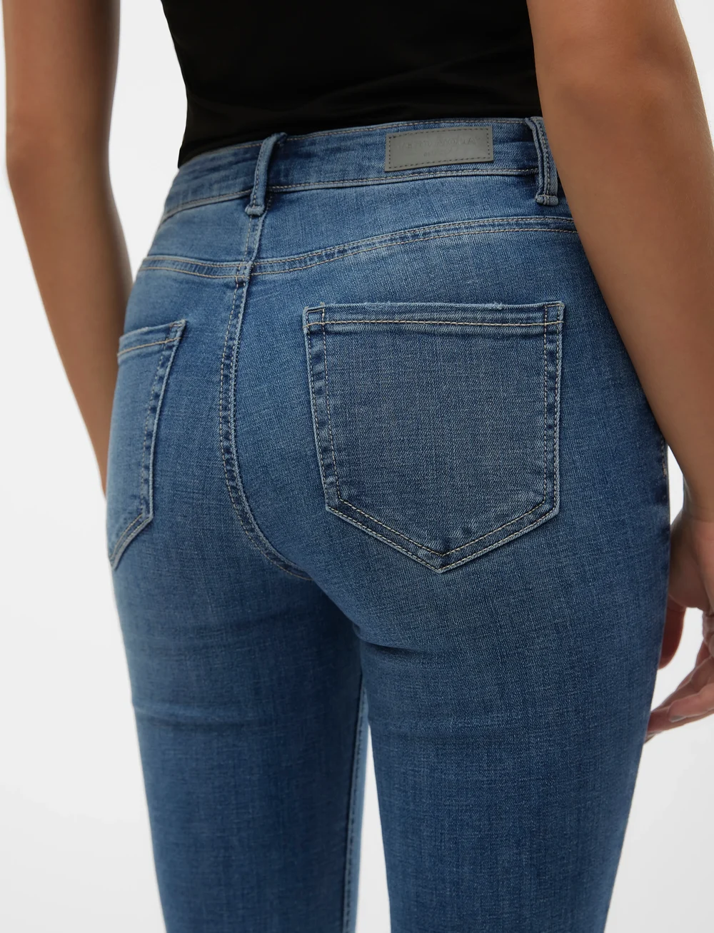 Vero Moda - VMFLASH MR FLARED JEANS LI347 GA NOOS - džinsi ar zvanveida galiem - medium blue denim - 4