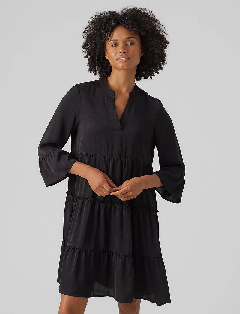 Vero Moda - VMKATRINE 3/4 SHORT DRESS WVN GA - lyhyet mekot - black - 0