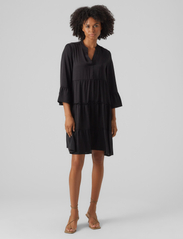 Vero Moda - VMKATRINE 3/4 SHORT DRESS WVN GA - feestelijke kleding voor outlet-prijzen - black - 5