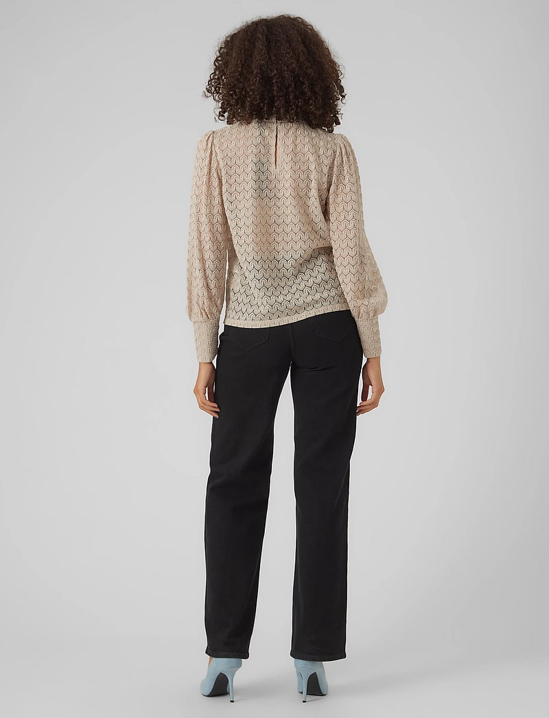 Vero Moda - VMBECCA LS HIGH NECK LACE TOP JRS NOOS - langærmede bluser - pumice stone - 2