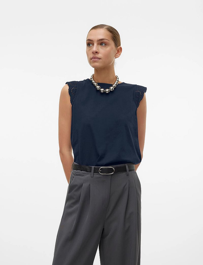 Vero Moda - VMEMILY SL GATHERING TOP JRS NOOS - blouses zonder mouwen - navy blazer - 0