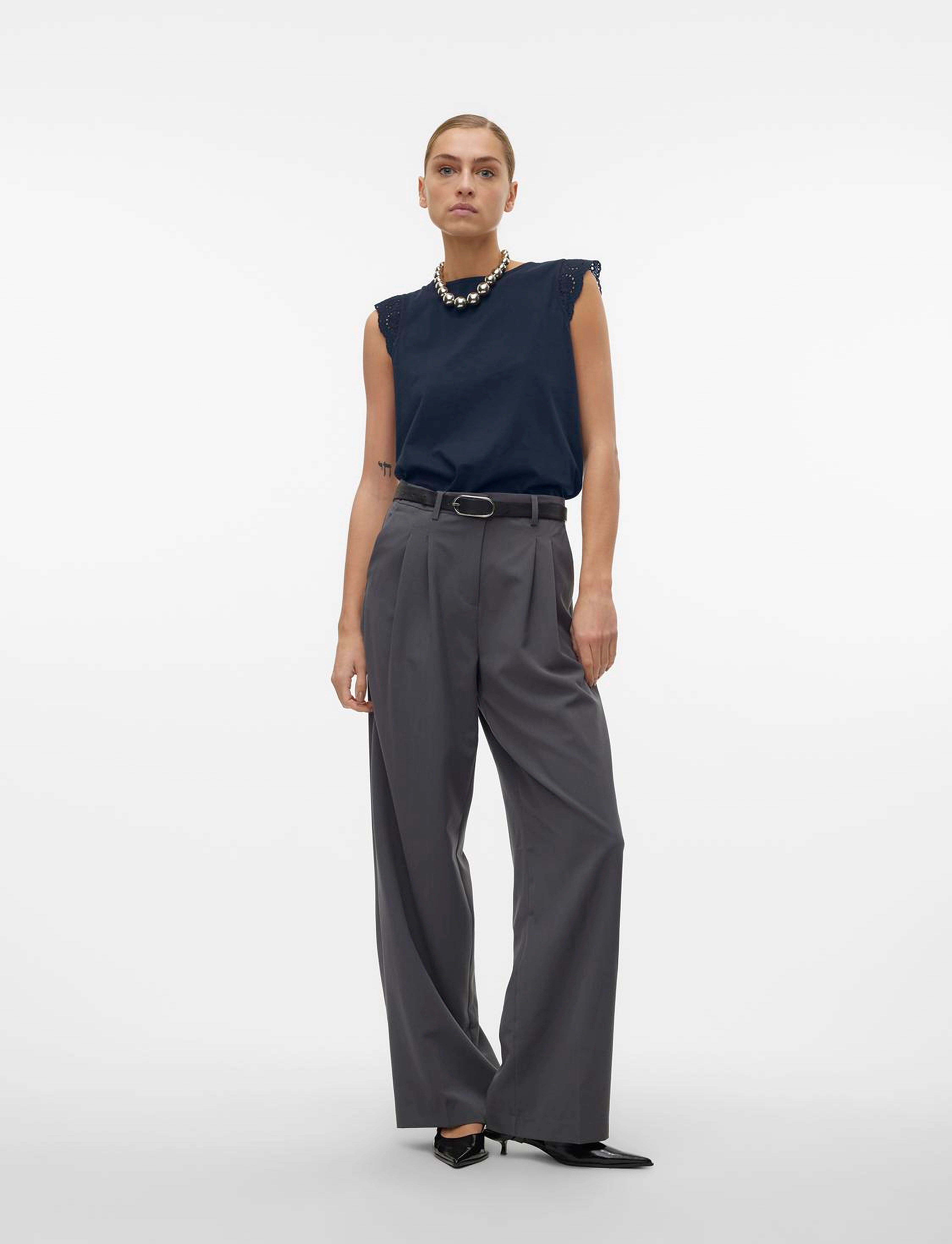 Vero Moda - VMEMILY SL GATHERING TOP JRS NOOS - blūzes bez piedurknēm - navy blazer - 3