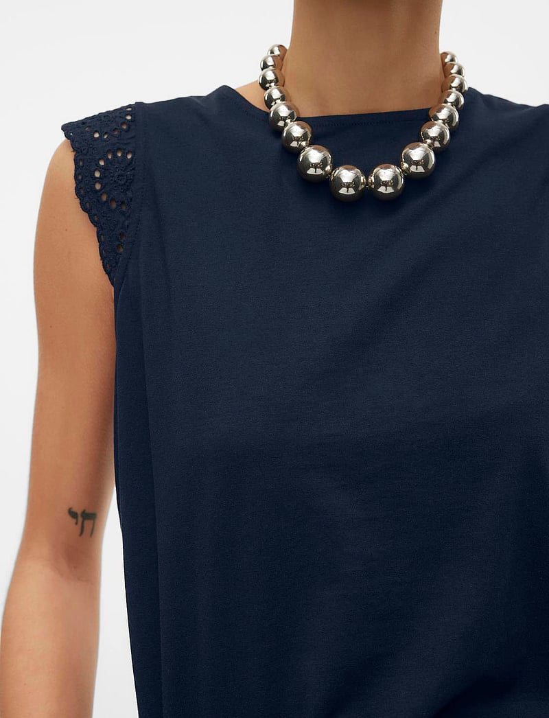 Vero Moda - VMEMILY SL GATHERING TOP JRS NOOS - blouses zonder mouwen - navy blazer - 4