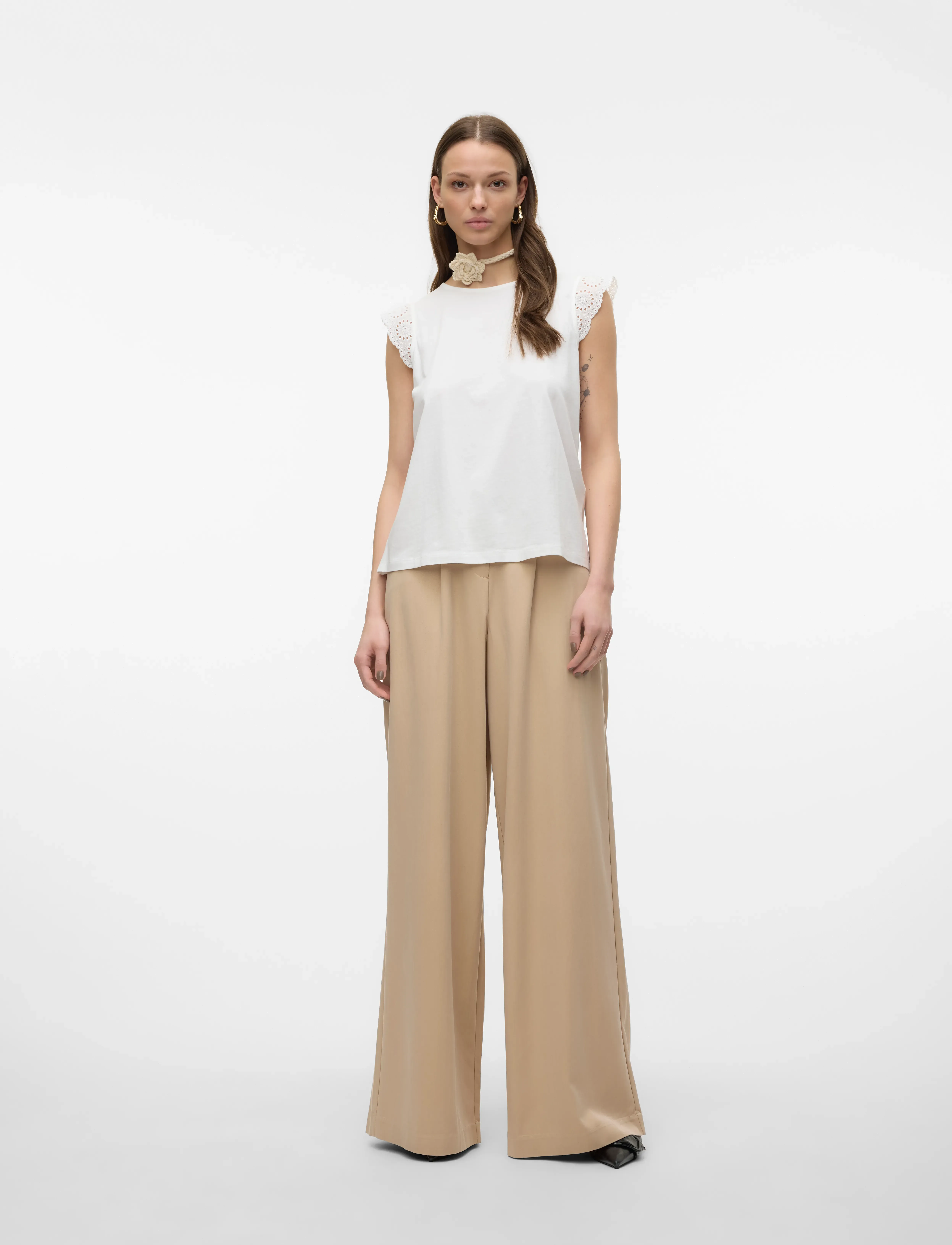 Vero Moda - VMEMILY SL GATHERING TOP JRS NOOS - sleeveless blouses - snow white - 5