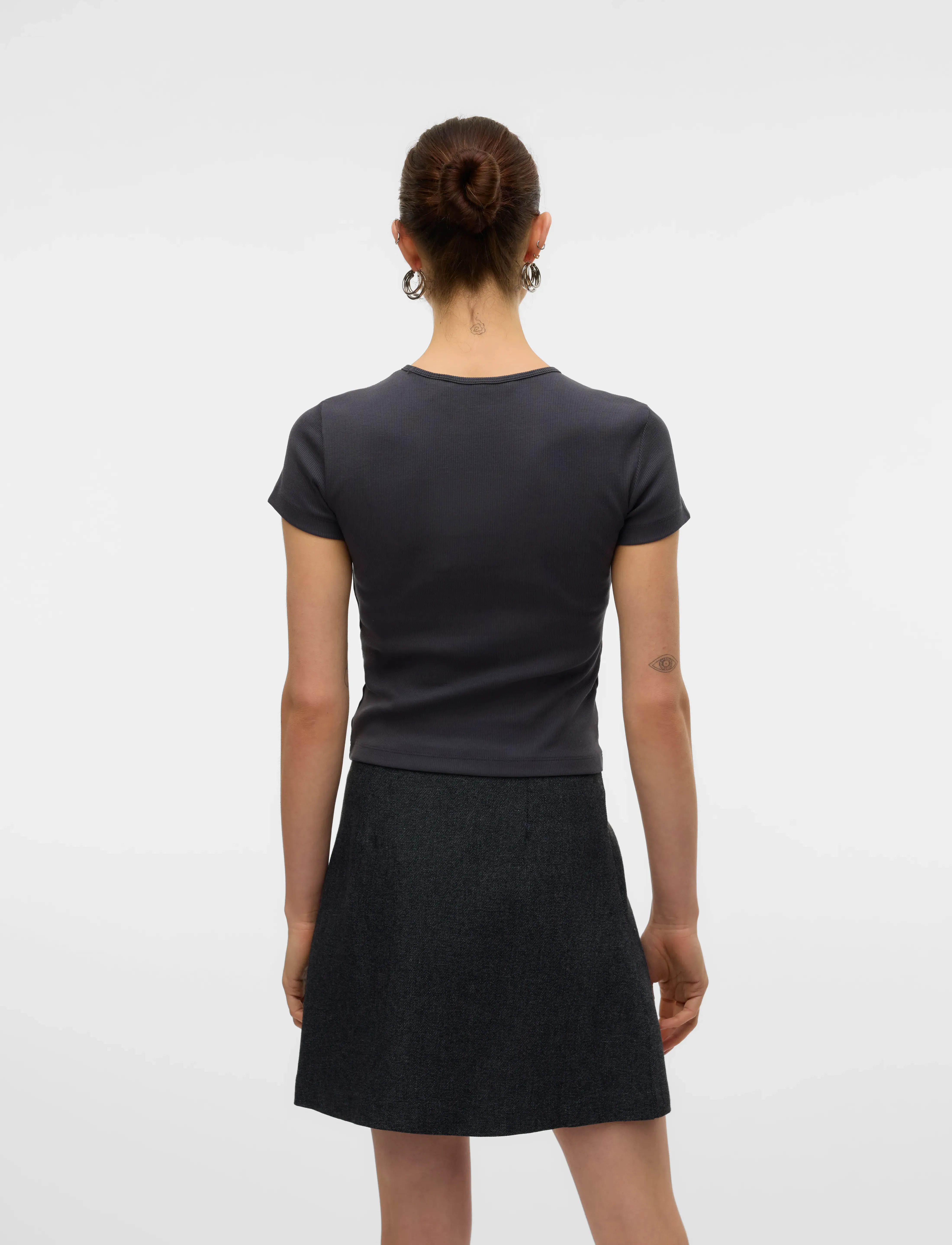Vero Moda - VMCHLOE SS SHORT TOP JRS NOOS - t-shirts - asphalt - 2