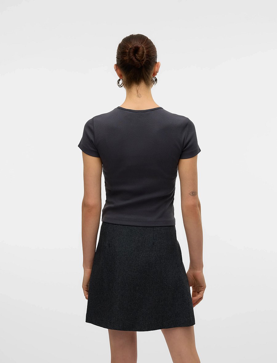 Vero Moda - VMCHLOE SS SHORT TOP JRS NOOS - t-särgid - asphalt - 2