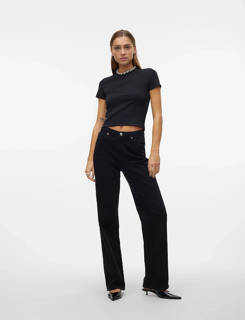 Vero Moda - VMCHLOE SS SHORT TOP JRS NOOS - marškinėliai - black - 4