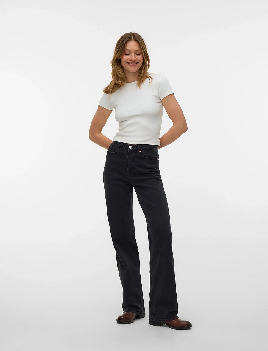 Vero Moda - VMCHLOE SS SHORT TOP JRS NOOS - t-särgid - snow white - 0