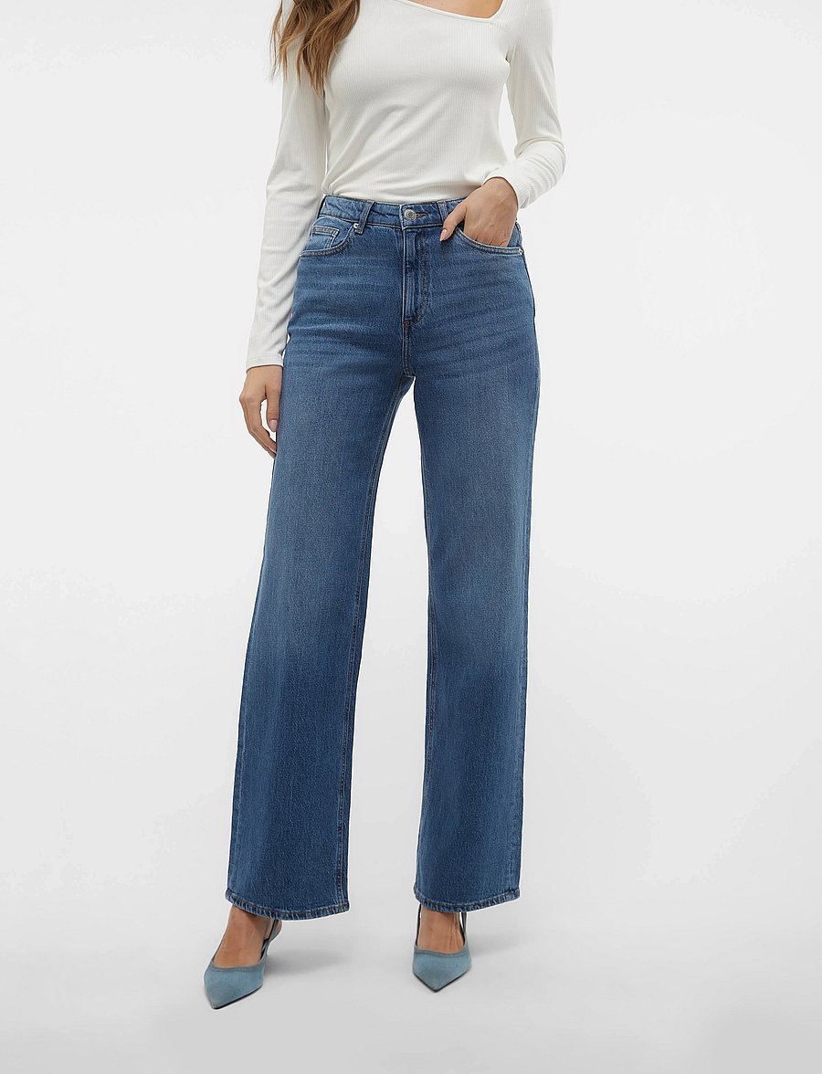 Vero Moda - VMTESSA HR WIDE JEANS RA380 GA NOOS - hosen mit weitem bein - medium blue denim - 0