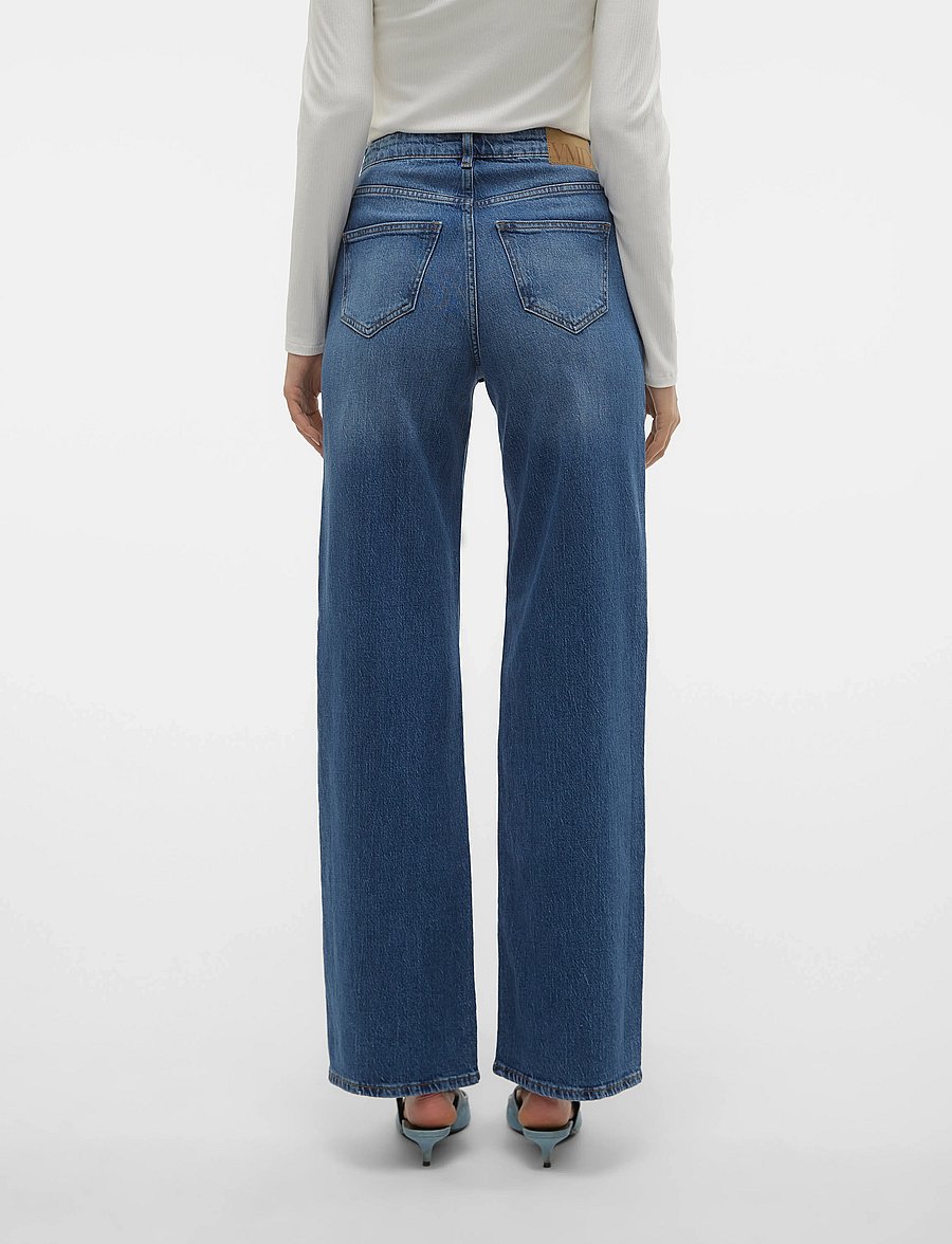 Vero Moda - VMTESSA HR WIDE JEANS RA380 GA NOOS - hosen mit weitem bein - medium blue denim - 3