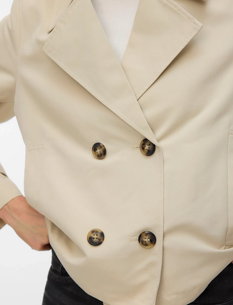 Vero Moda - VMCHLOEMIA SHORT TRENCHCOAT GA NOOS - trenchcoats - oatmeal - 4