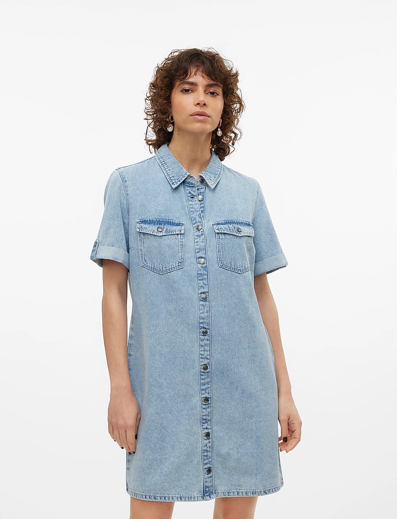 Vero Moda - VMJENNIE SS SHORT DENIM DRESS GA NOOS - skjortekjoler - light blue denim - 0