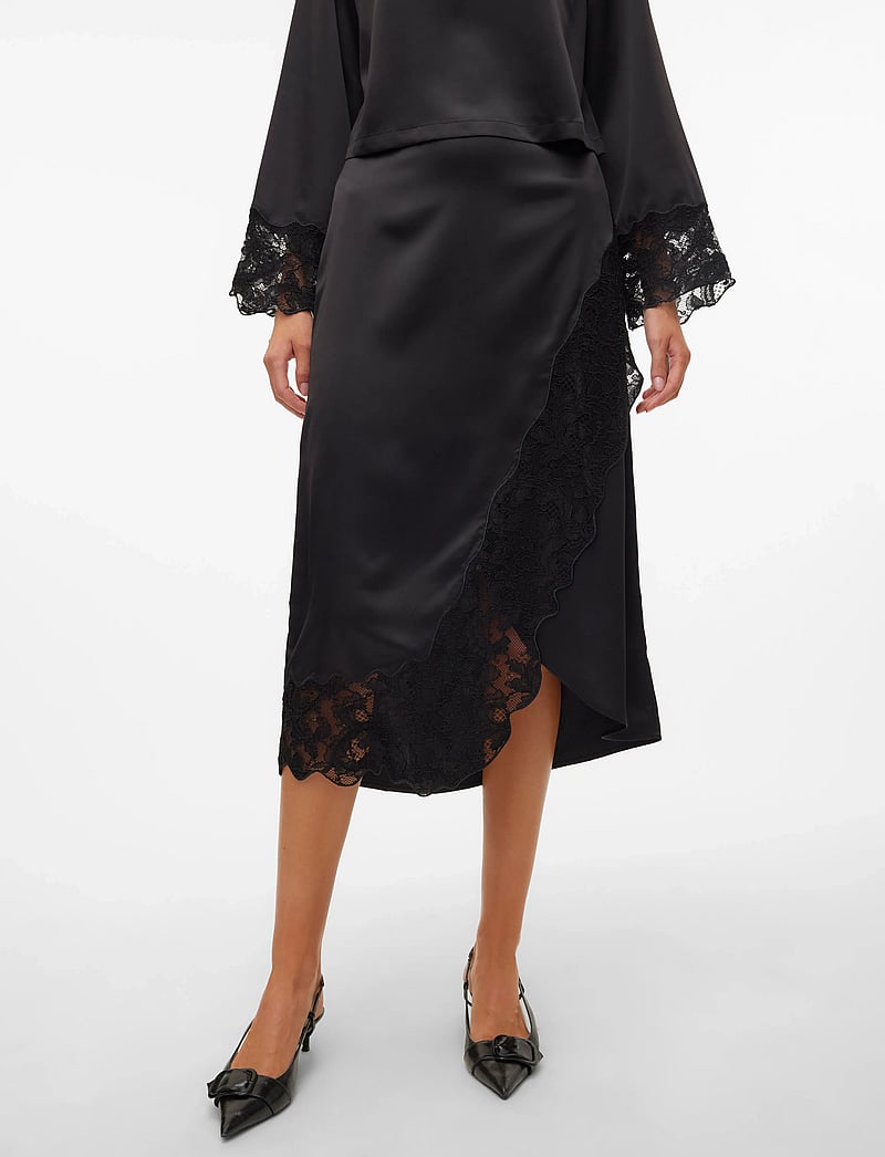 Vero Moda - VMMERLE LACE HW 7/8 SKIRT WVN GA - satinkjolar - black - 3
