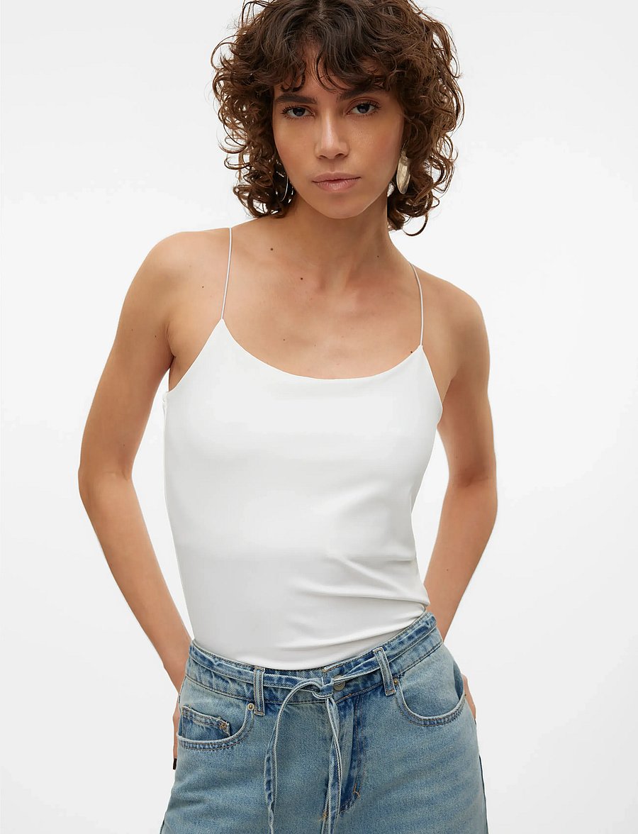 Vero Moda - VMMILLION SHORT SINGLET TOP JRS NOOS - crop tops - snow white - 3