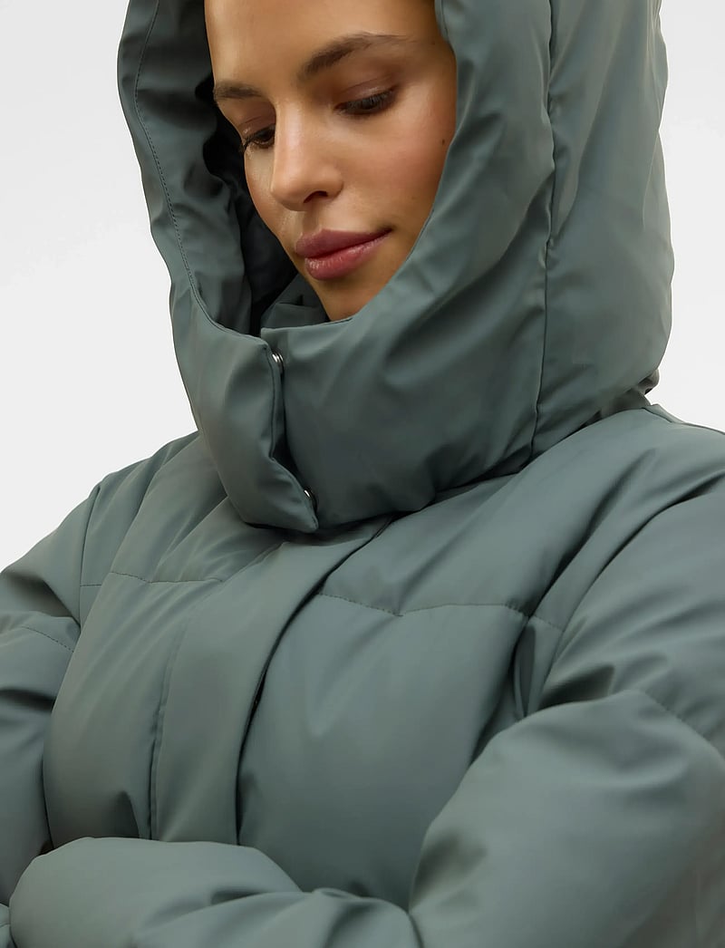 Vero Moda - VMGRETAKYLIE SHORT COATED JACKET NOOS - winterjacken - balsam green - 5