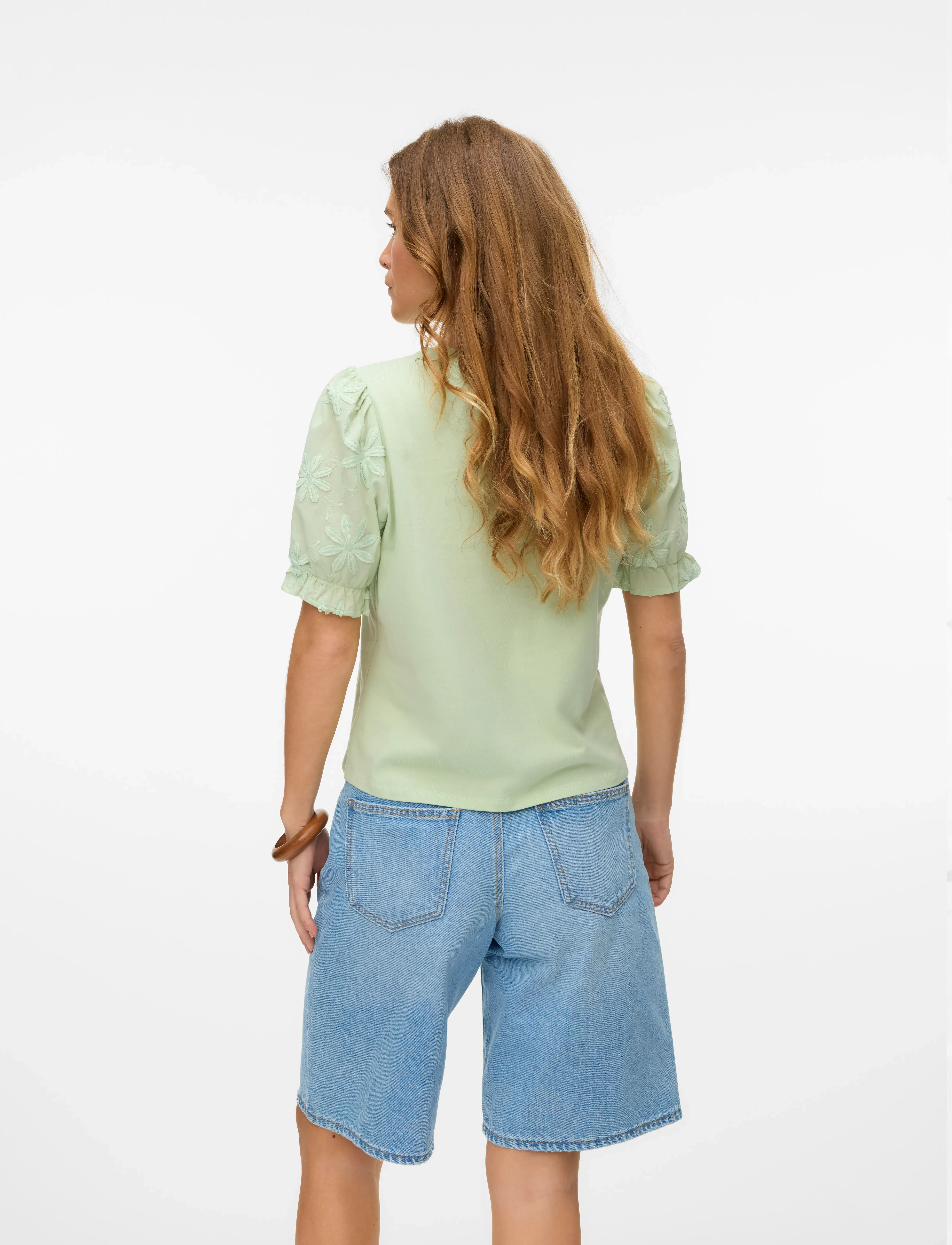 Vero Moda - VMSENNA SS EMB SLEEVE TOP JRS - palaidinės trumpomis rankovėmis - bok choy - 2