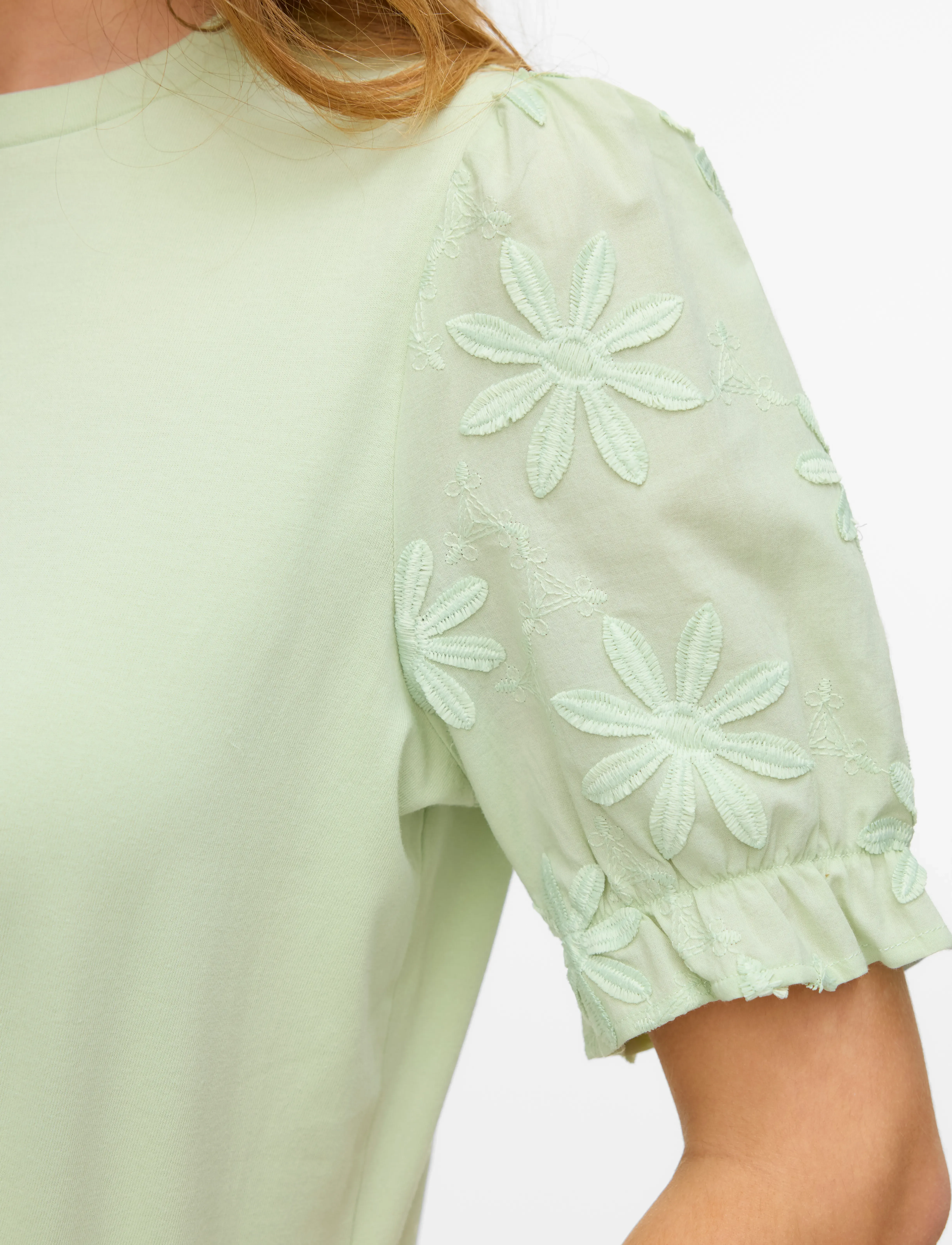 Vero Moda - VMSENNA SS EMB SLEEVE TOP JRS - palaidinės trumpomis rankovėmis - bok choy - 5