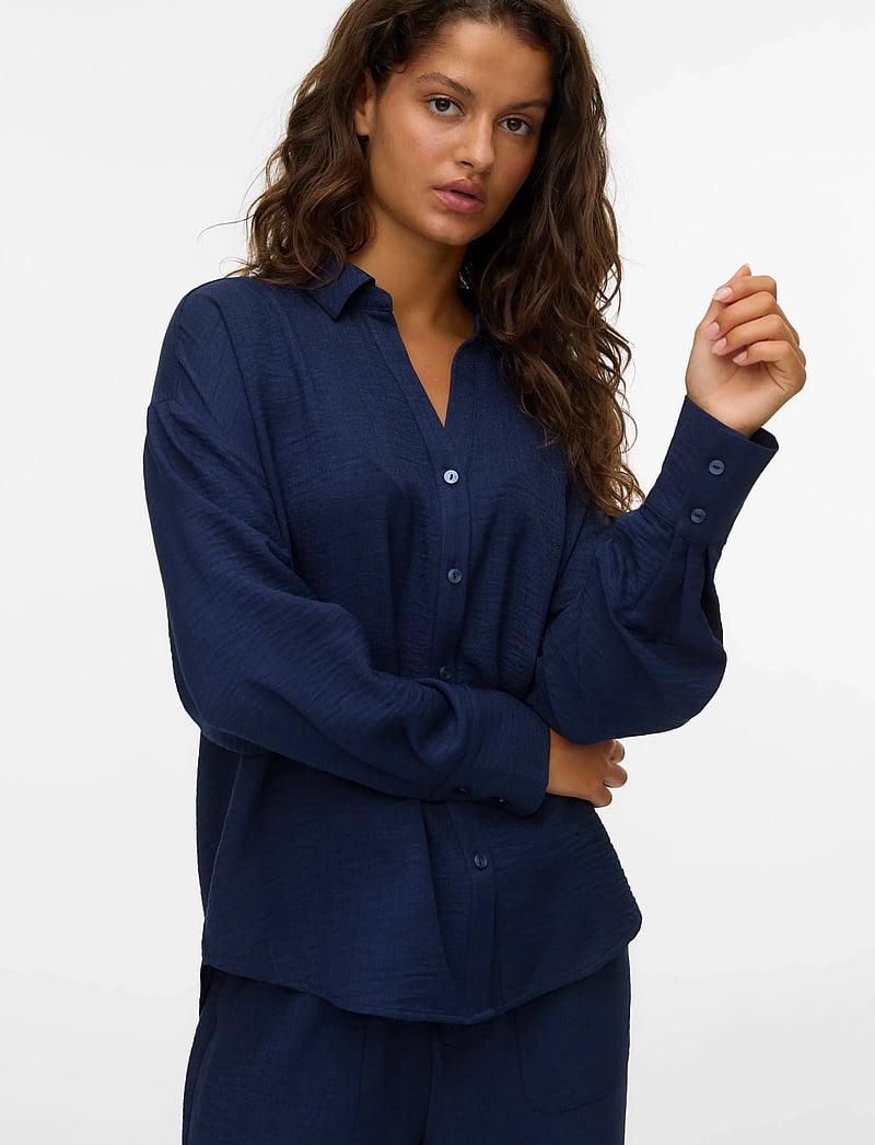 Vero Moda - VMMELANEY QUEENY LS SHIRT WVN NOOS - langærmede skjorter - navy blazer - 3