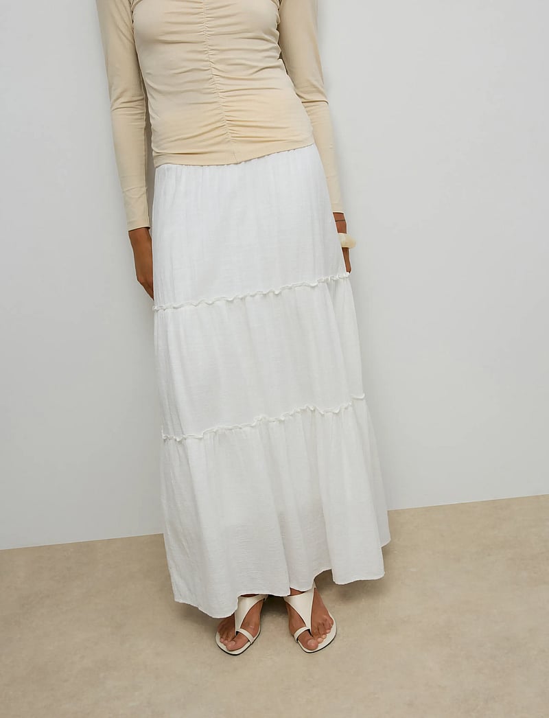 Vero Moda - AWKEELEY HW LONG SKIRT NOOS - maxikjolar - snow white - 4