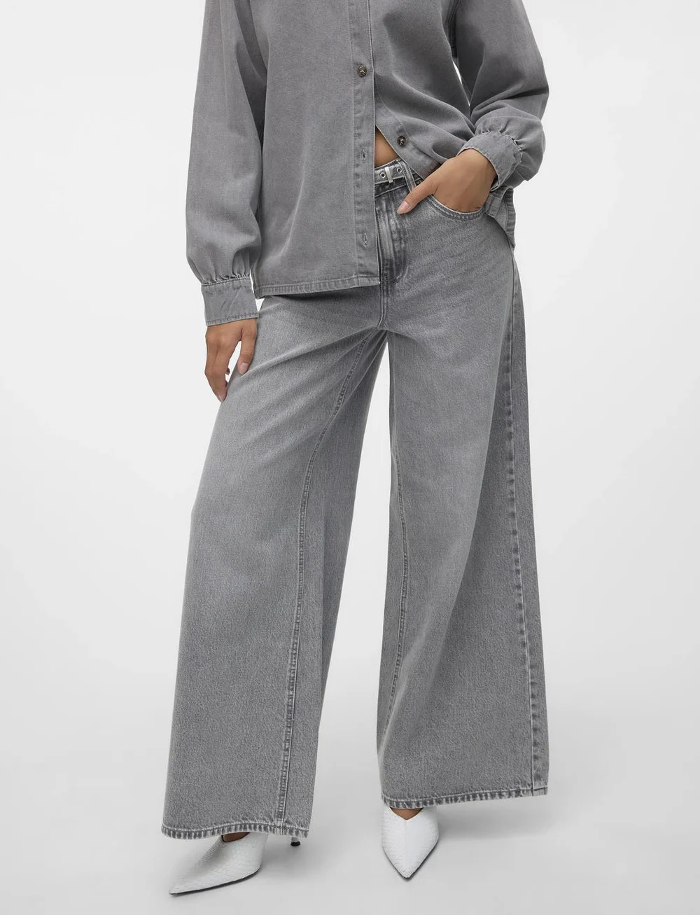 Vero Moda - VMANNET MR WIDE BELT JEANS LI218 - hosen mit weitem bein - medium grey denim - 5