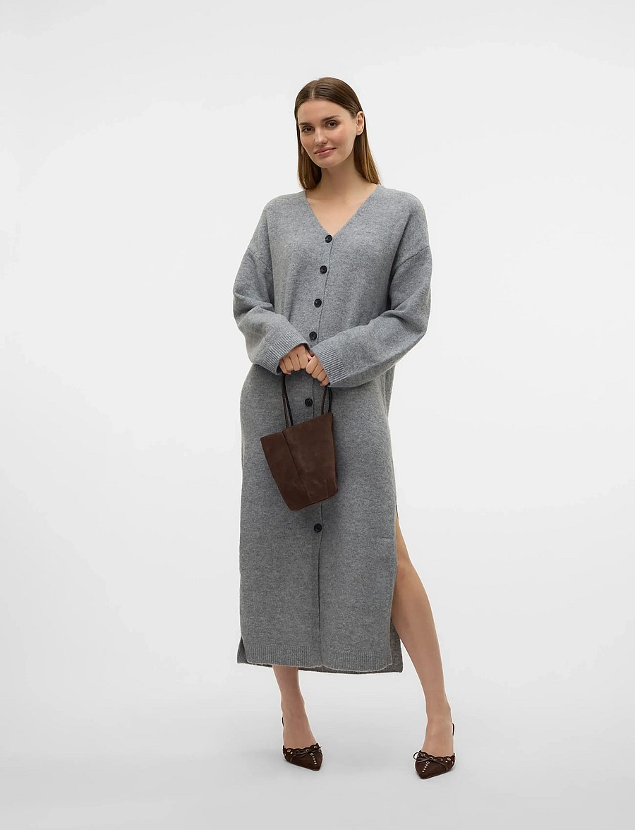Vero Moda - AWNINNA LS V-NECK 7/8 KNIT DRESS - stickade klänningar - dark grey melange - 0