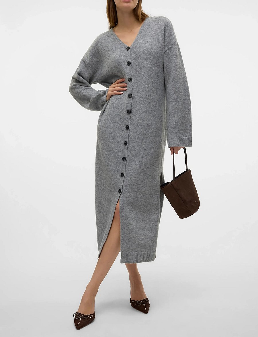 Vero Moda - AWNINNA LS V-NECK 7/8 KNIT DRESS - stickade klänningar - dark grey melange - 3